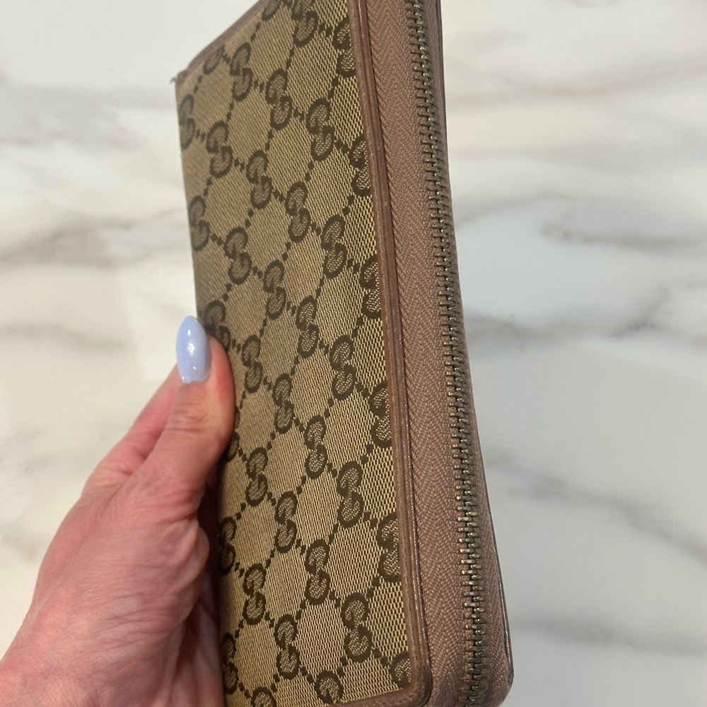 Gucci Brown Monogram Continental Wallet with Gold Charm - Picture 6 of 7